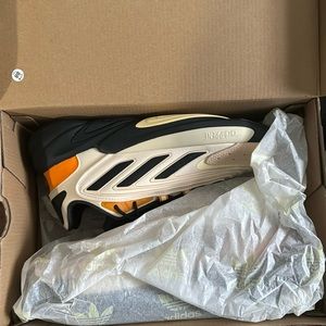 adidas Originals Ozelia / BRAND NEW IN BOX / Rare / SIZE 9 mens